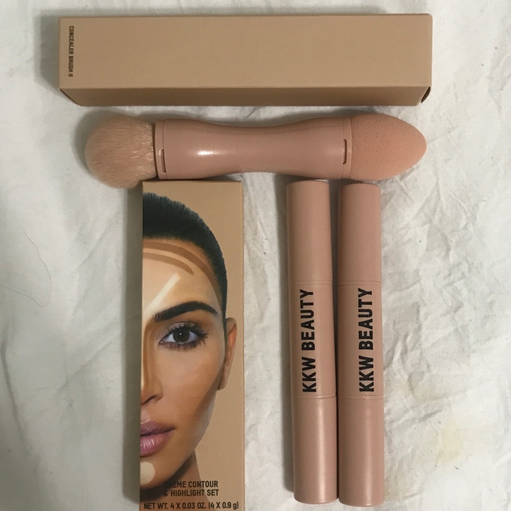 Kim KKW contour and dual end brush set